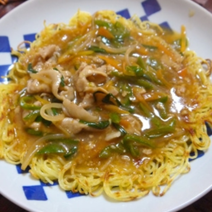 麺がカリッ♪力士味噌あんかけ焼きそば